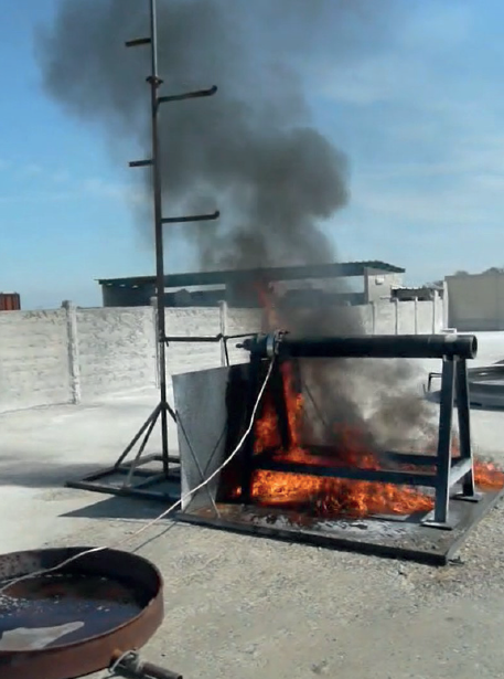 Metallinen laippasuoja vuotoputkella